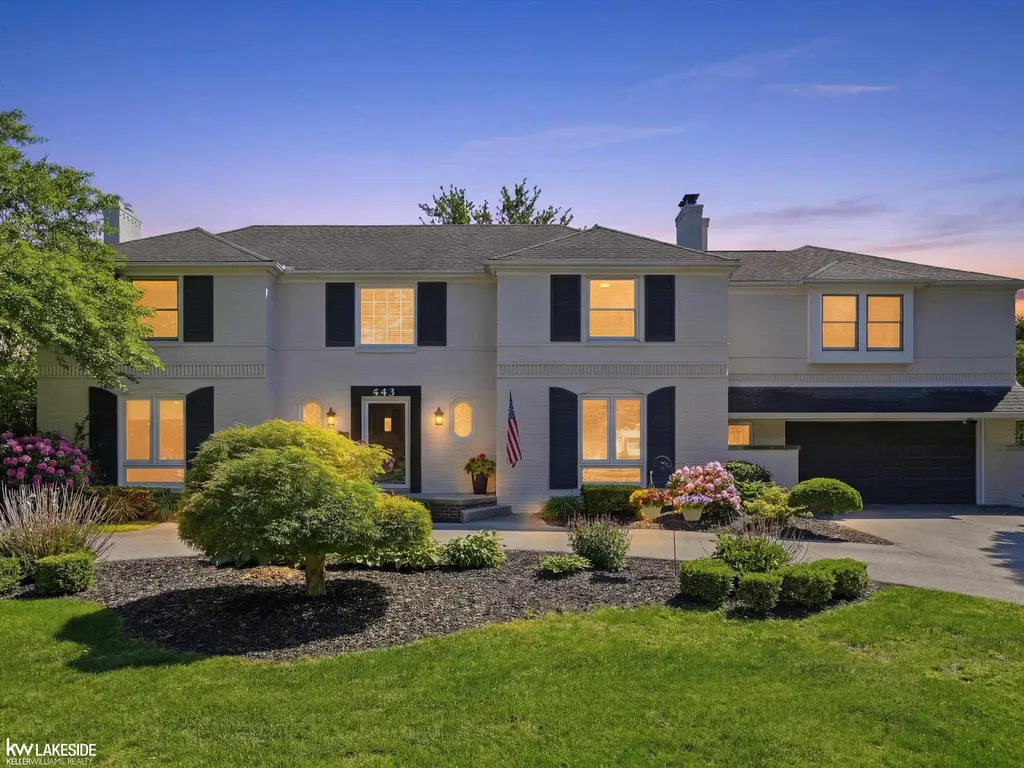 643 Lochmoor Boulevard Grosse Pointe Woods City MI 48236