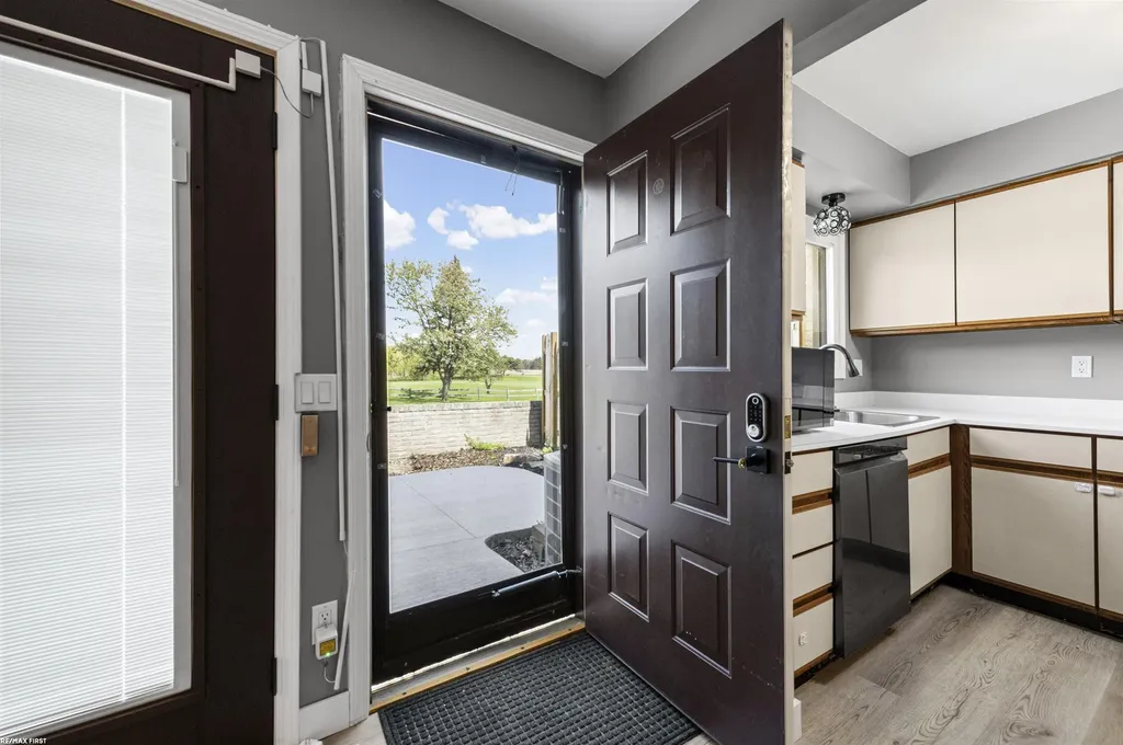 1030 Country Club Drive St. Clair Shores City MI 48082