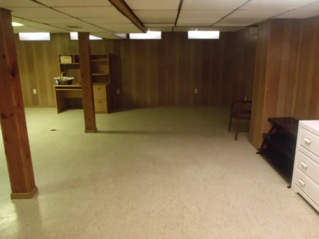 8467 Darlene Street Warren City MI 48093