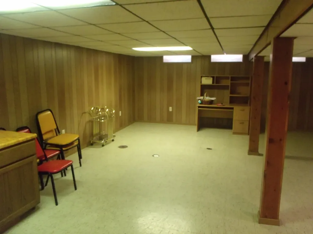 8467 Darlene Street Warren City MI 48093