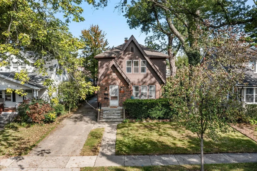 925 E 2nd Street Royal Oak City MI 48067