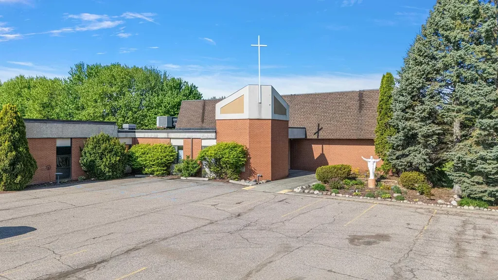 42681 Hayes Road Sterling Heights City MI 48313