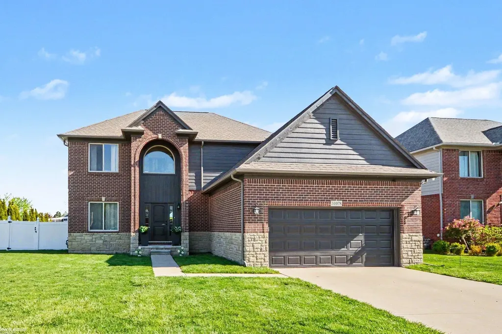 31078 Lions Pointe Drive Chesterfield Township MI 48047