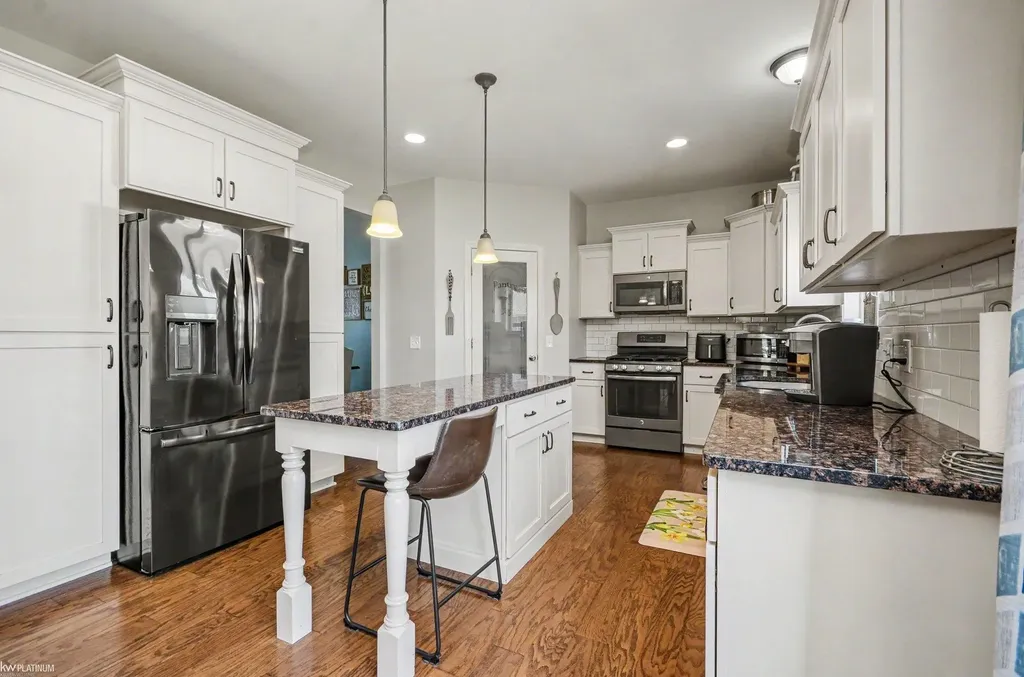 31078 Lions Pointe Drive Chesterfield Township MI 48047