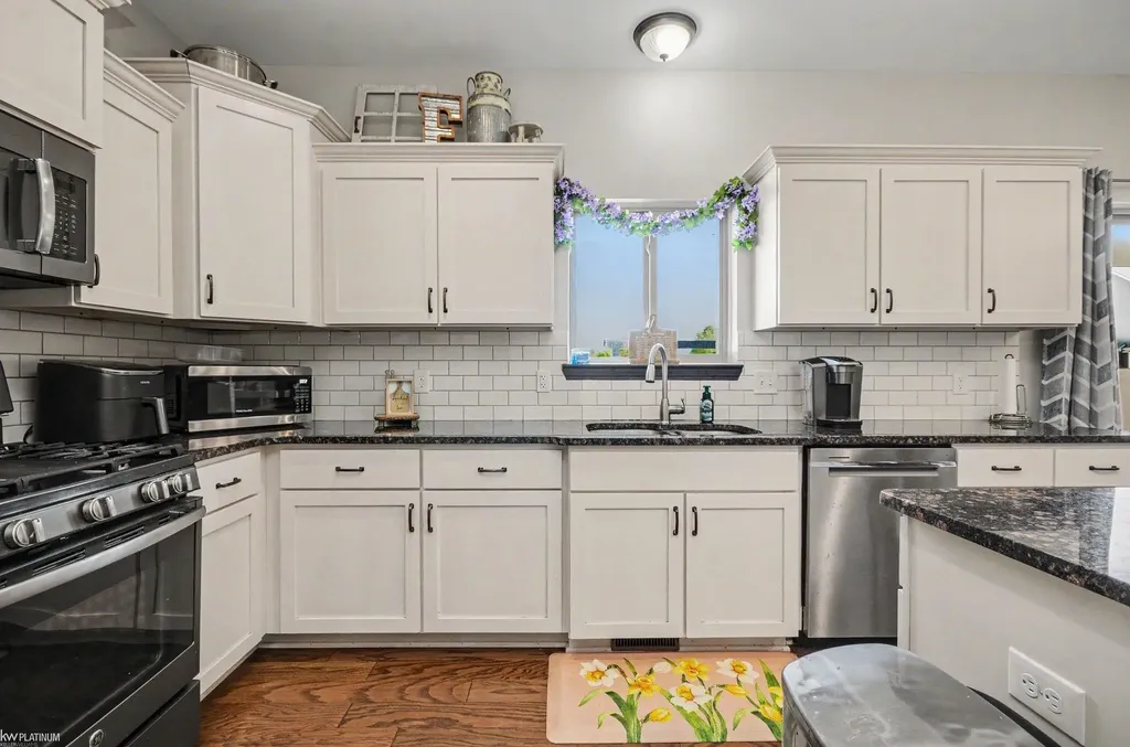 31078 Lions Pointe Drive Chesterfield Township MI 48047
