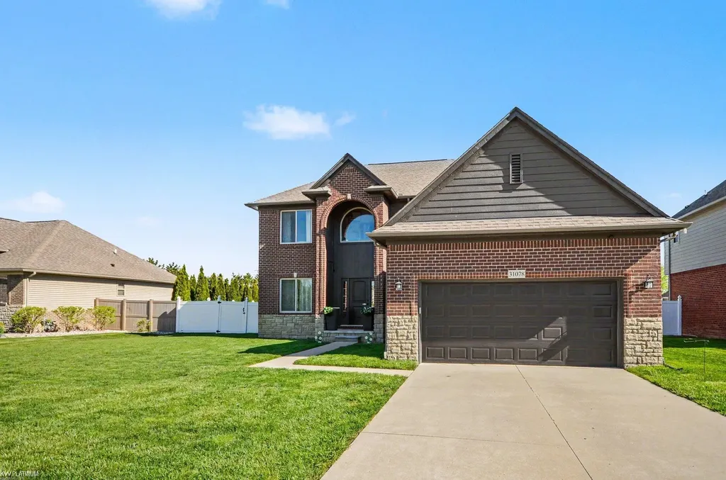31078 Lions Pointe Drive Chesterfield Township MI 48047