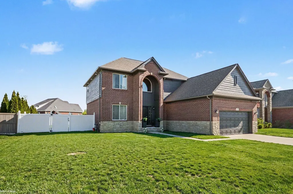 31078 Lions Pointe Drive Chesterfield Township MI 48047