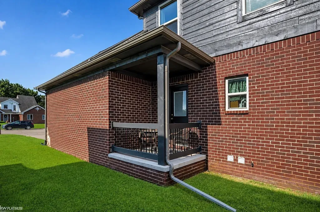 31078 Lions Pointe Drive Chesterfield Township MI 48047