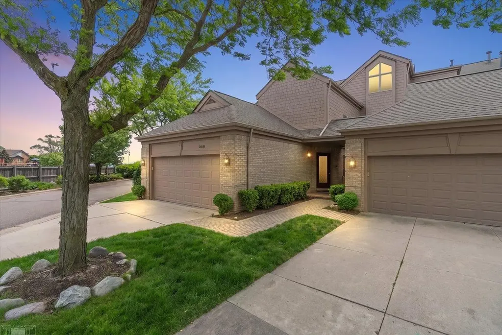 26151 Harbour Pointe Drive Harrison Charter Township MI 48045