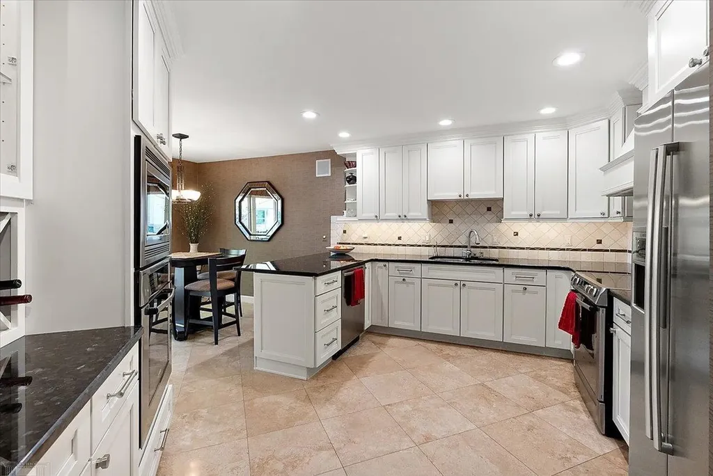 26151 Harbour Pointe Drive Harrison Charter Township MI 48045