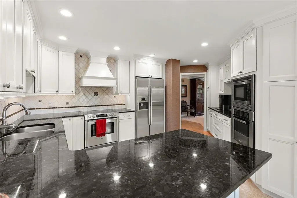 26151 Harbour Pointe Drive Harrison Charter Township MI 48045