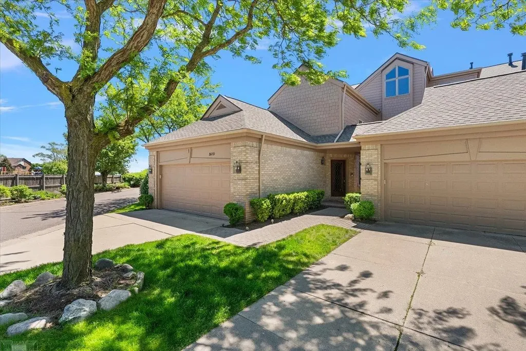 26151 Harbour Pointe Drive Harrison Charter Township MI 48045