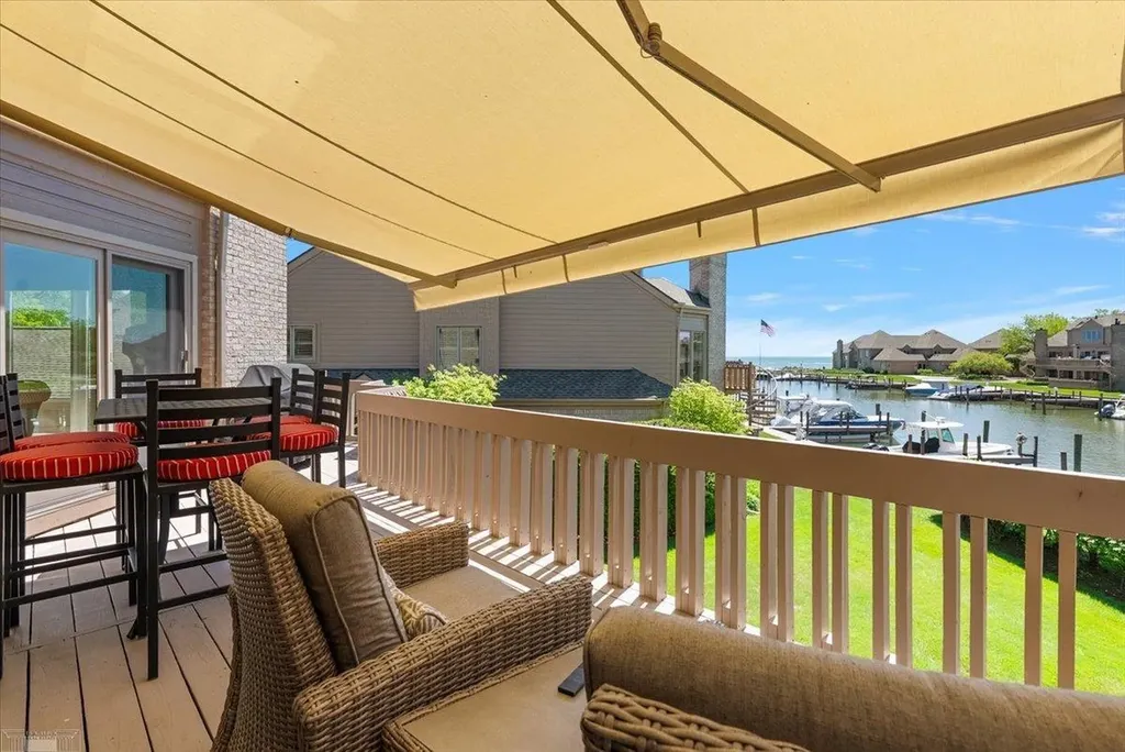 26151 Harbour Pointe Drive Harrison Charter Township MI 48045