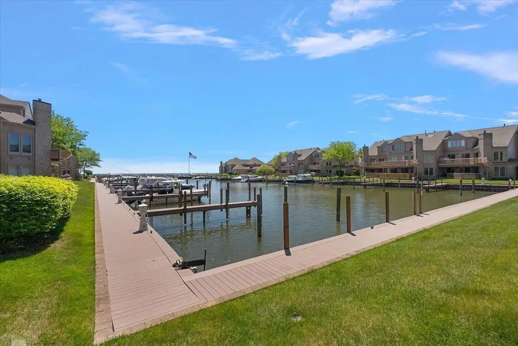 26151 Harbour Pointe Drive Harrison Charter Township MI 48045