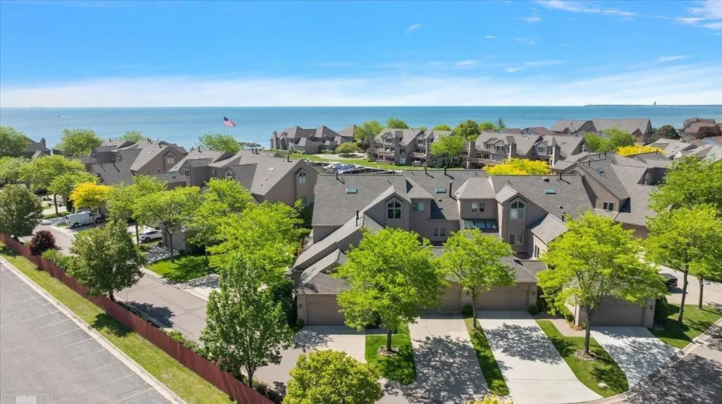 26151 Harbour Pointe Drive Harrison Charter Township MI 48045
