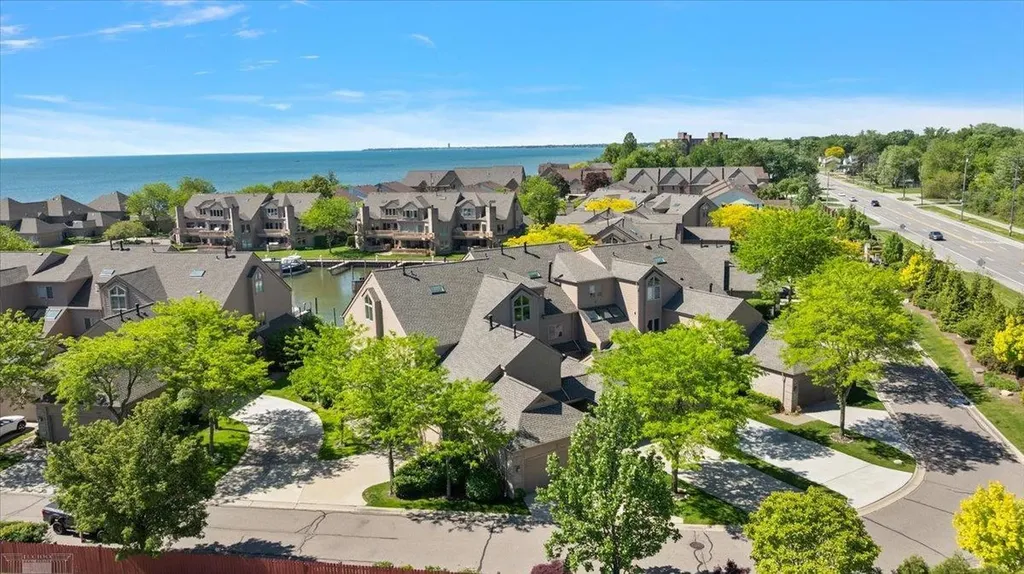 26151 Harbour Pointe Drive Harrison Charter Township MI 48045