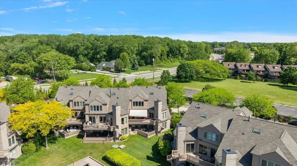 26151 Harbour Pointe Drive Harrison Charter Township MI 48045