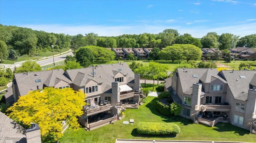 26151 Harbour Pointe Drive Harrison Charter Township MI 48045