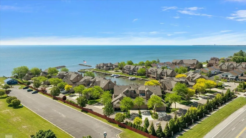26151 Harbour Pointe Drive Harrison Charter Township MI 48045