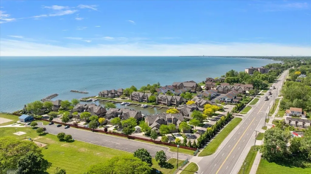 26151 Harbour Pointe Drive Harrison Charter Township MI 48045