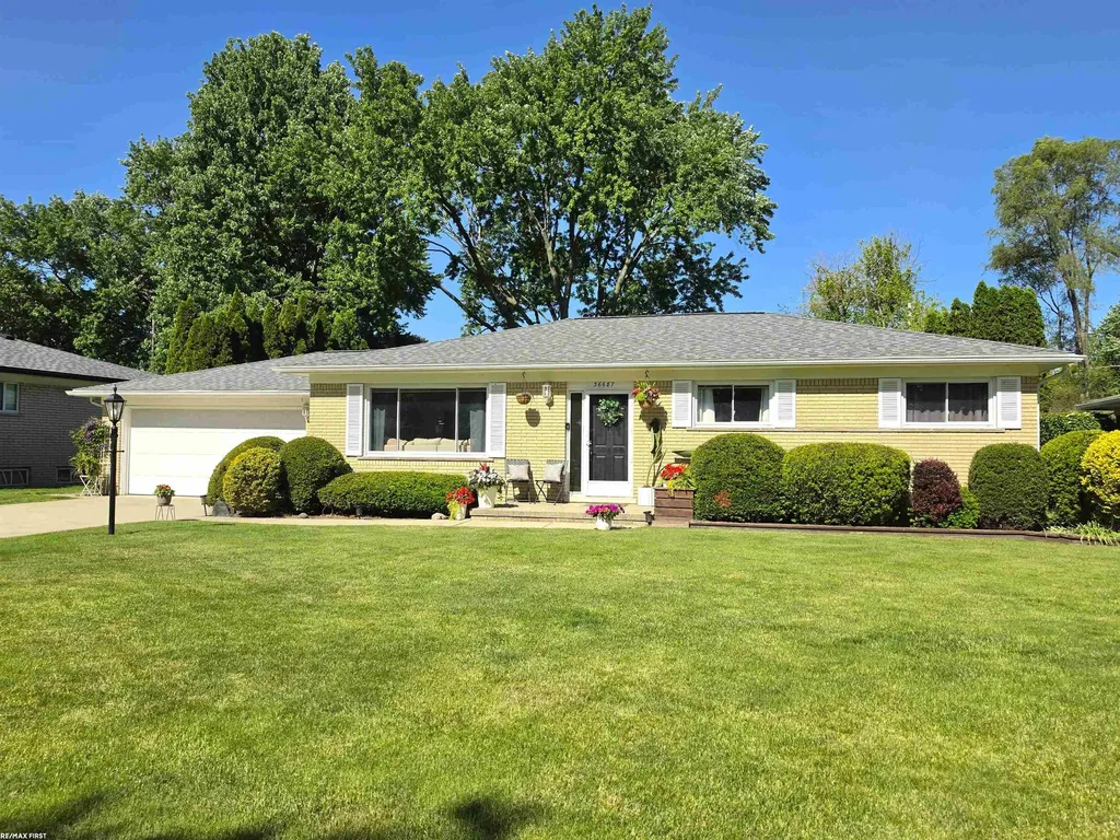36687 Briarcliff Road Sterling Heights City MI 48312