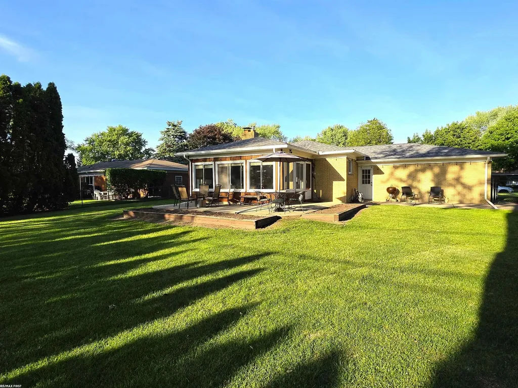 36687 Briarcliff Road Sterling Heights City MI 48312