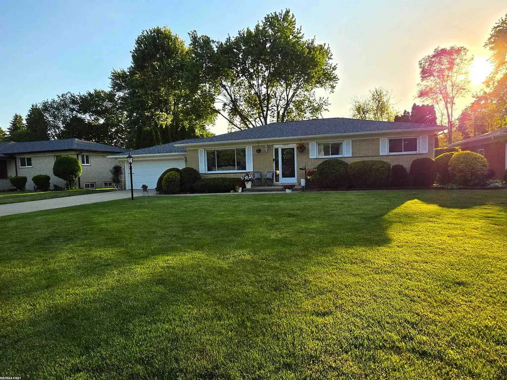 36687 Briarcliff Road Sterling Heights City MI 48312