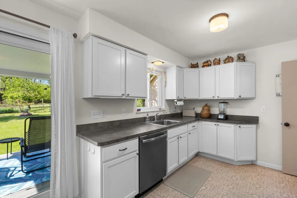 218 Ewell Street Romeo Village MI 48065