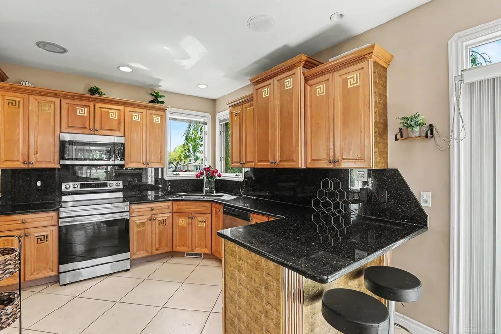 38035 Pointe Rosa Street Harrison Charter Township MI 48045