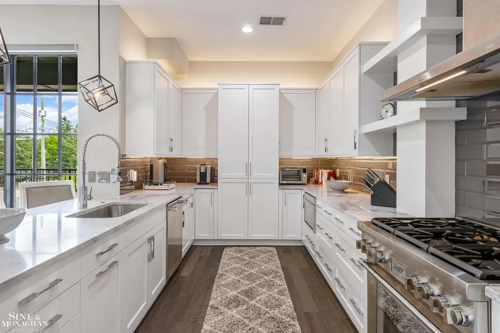 804 N Main Street Rochester City MI 48307