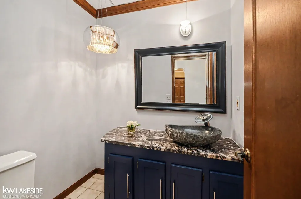 47744 Westlake Drive Shelby Charter Township MI 48315