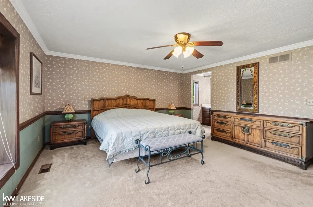 47744 Westlake Drive Shelby Charter Township MI 48315