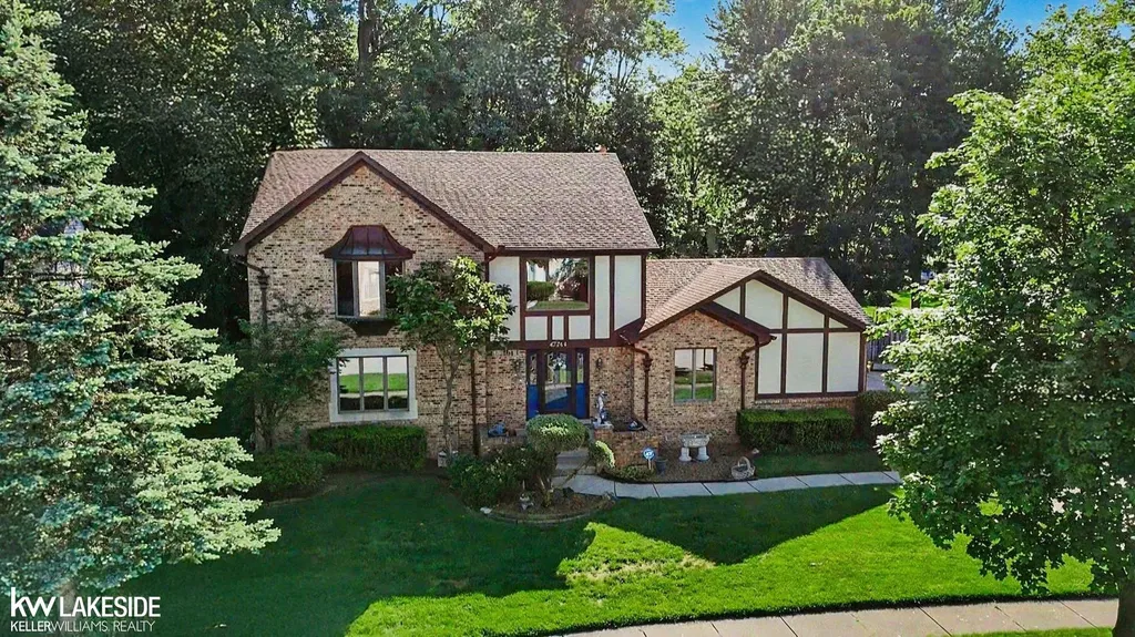 47744 Westlake Drive Shelby Charter Township MI 48315