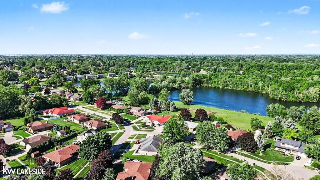 47744 Westlake Drive Shelby Charter Township MI 48315