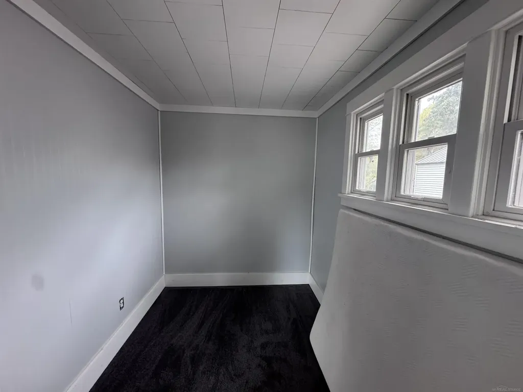 208 E Ridge Street Ironwood City MI 49938