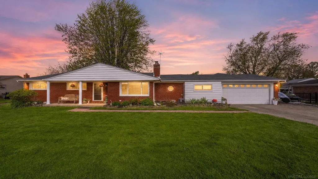 46891 Roselane Drive Chesterfield Township MI 48047