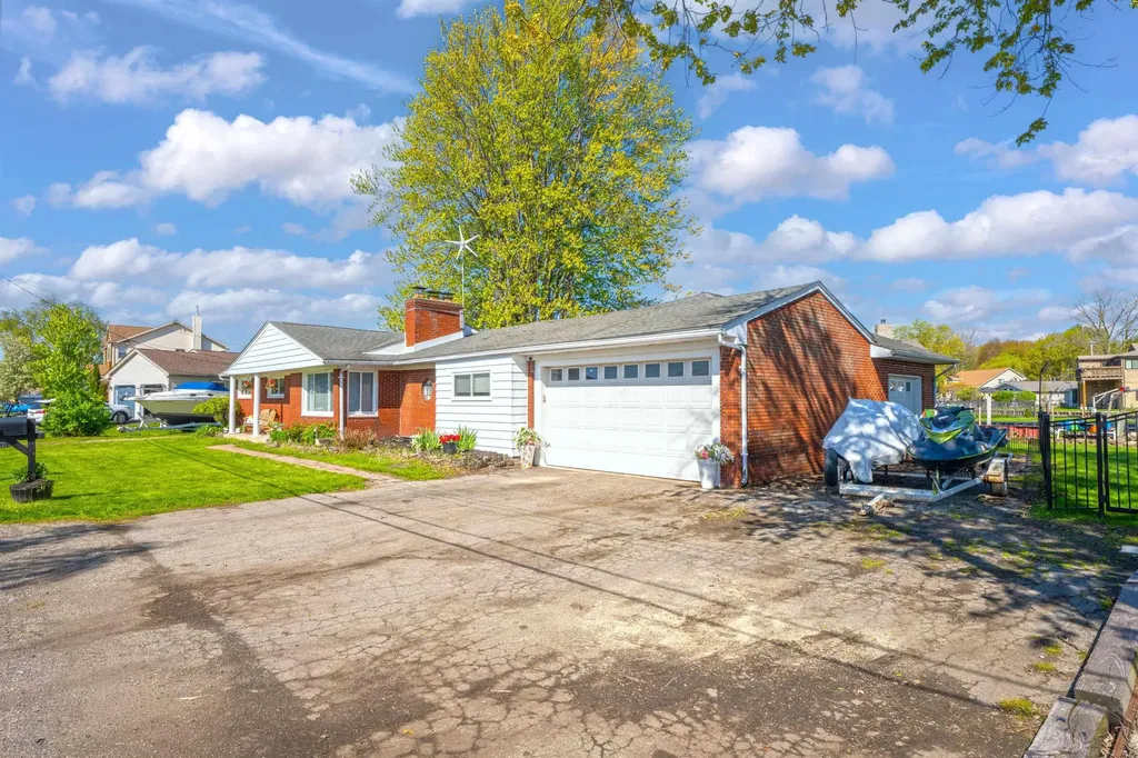 46891 Roselane Drive Chesterfield Township MI 48047