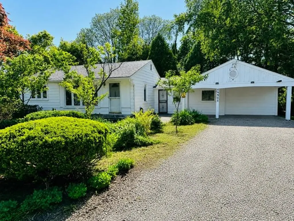 49905 North Avenue Macomb Township MI 48042