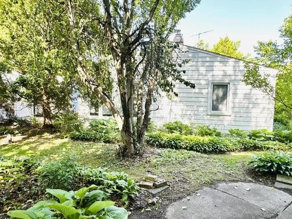 49905 North Avenue Macomb Township MI 48042