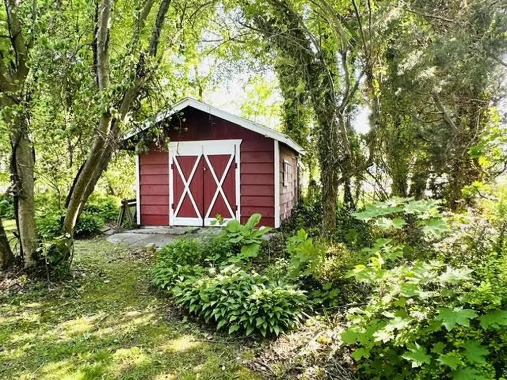 49905 North Avenue Macomb Township MI 48042
