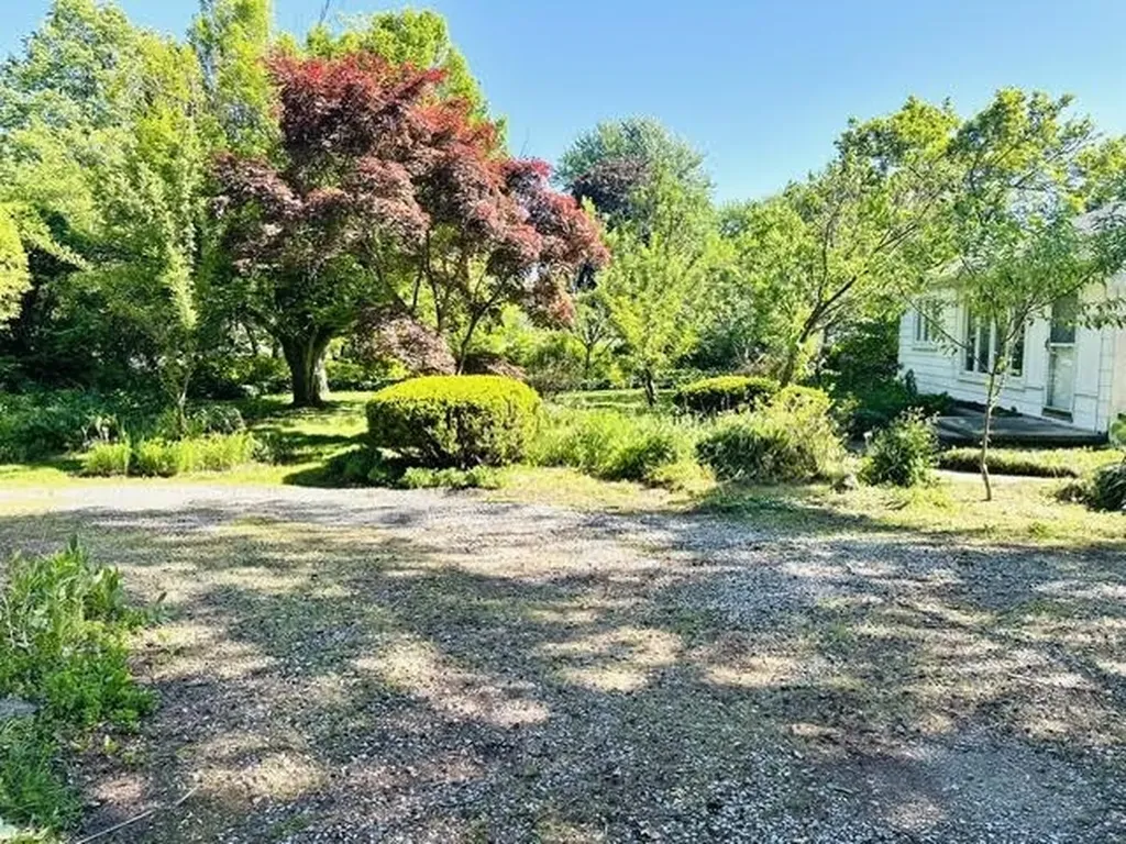 49905 North Avenue Macomb Township MI 48042