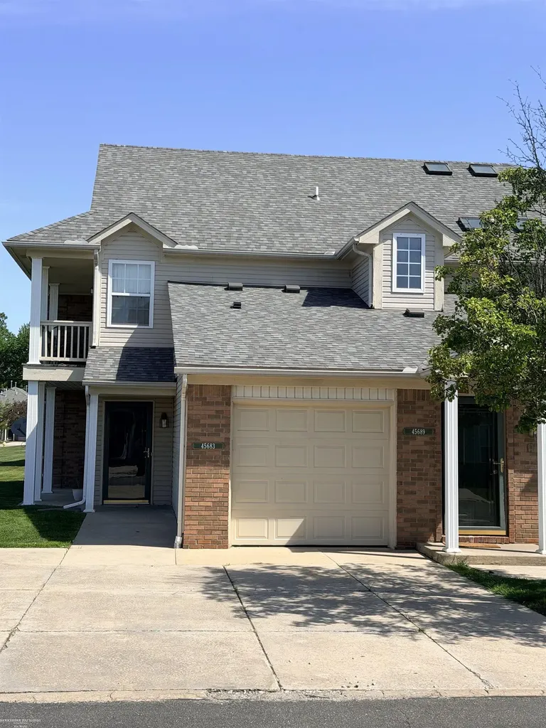 45683 Gable Drive Macomb Township MI 48044