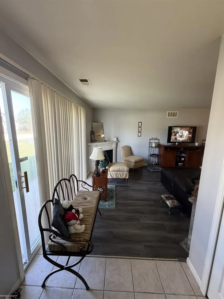 45683 Gable Drive Macomb Township MI 48044