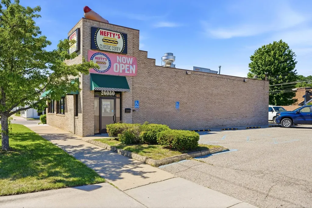 26080 Grand River Avenue Redford Charter Township MI 48240
