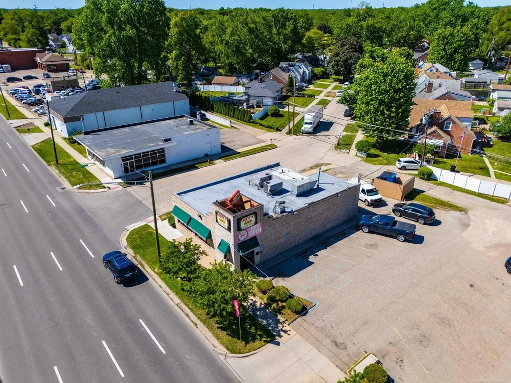 26080 Grand River Avenue Redford Charter Township MI 48240