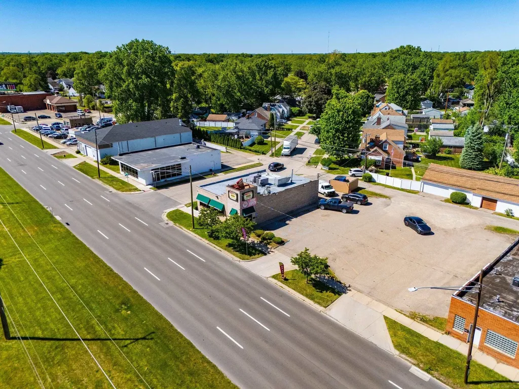 26080 Grand River Avenue Redford Charter Township MI 48240