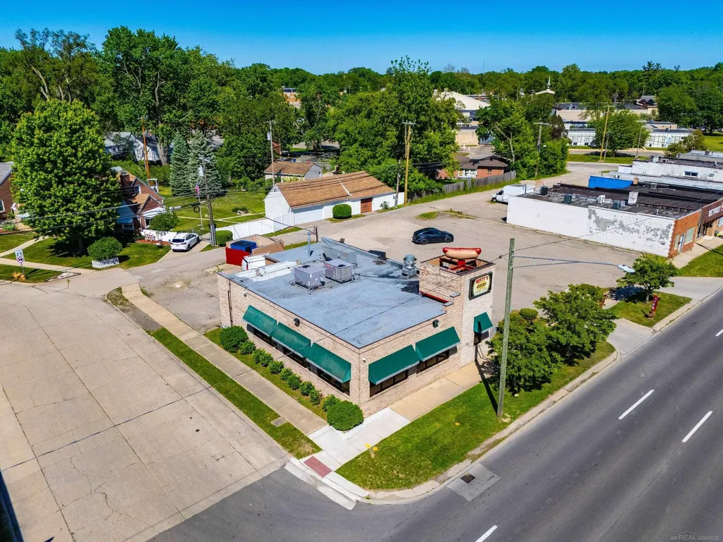 26080 Grand River Avenue Redford Charter Township MI 48240
