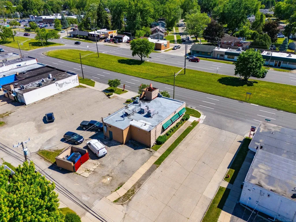 26080 Grand River Avenue Redford Charter Township MI 48240