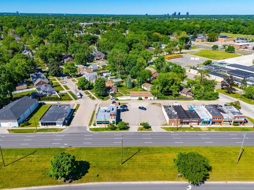 26080 Grand River Avenue Redford Charter Township MI 48240