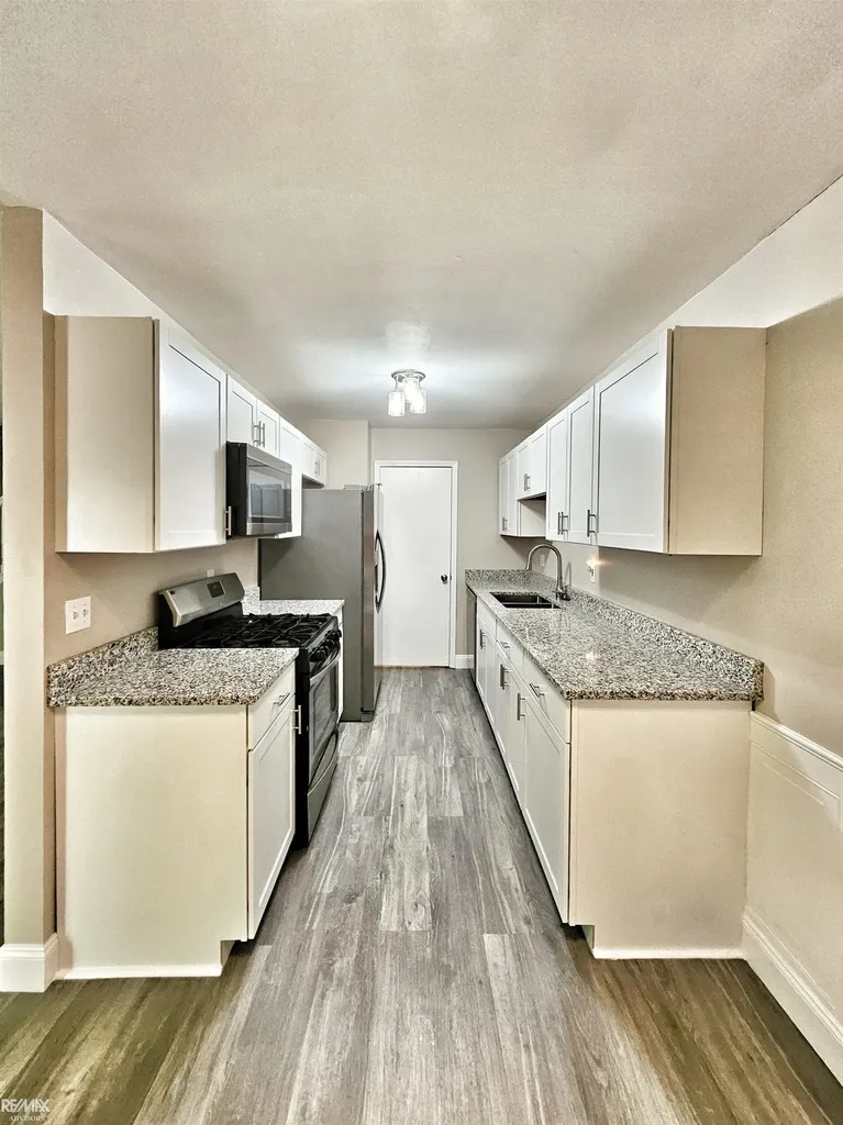 33799 Bayview Drive Chesterfield Township MI 48047
